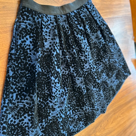 Boden Navy and black floral skirt - Picture 6 of 13